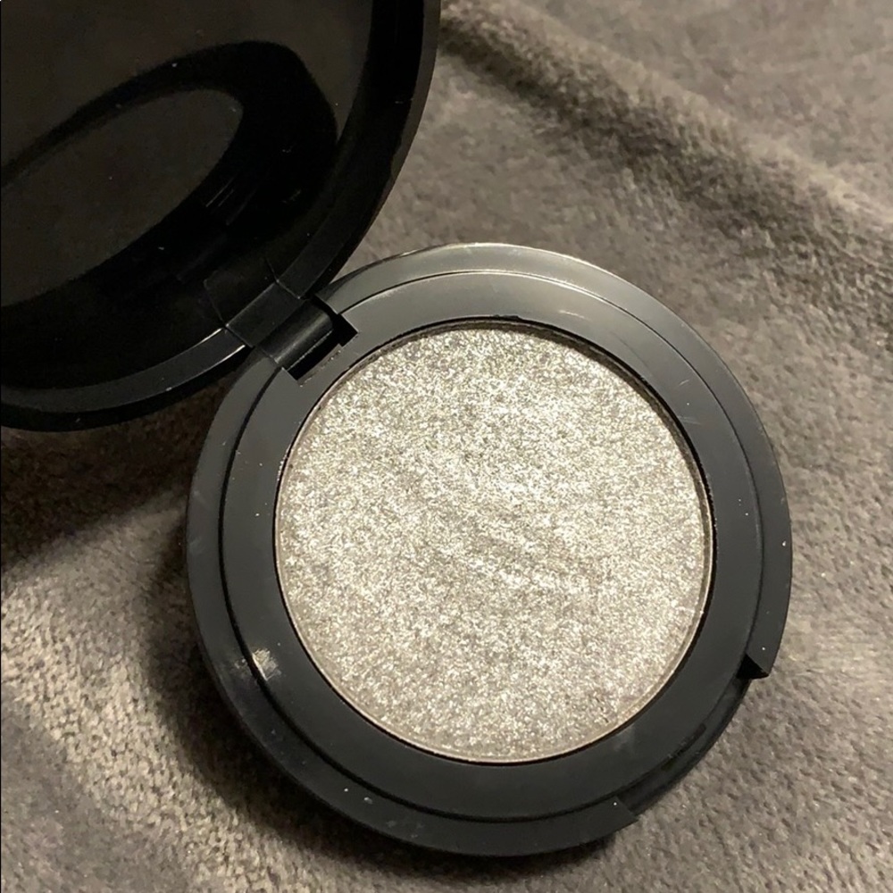 Eyeshadows - Picture 4 of 7